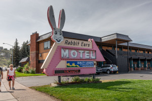 Rabbit Ears Motel - Downtown Steamboat